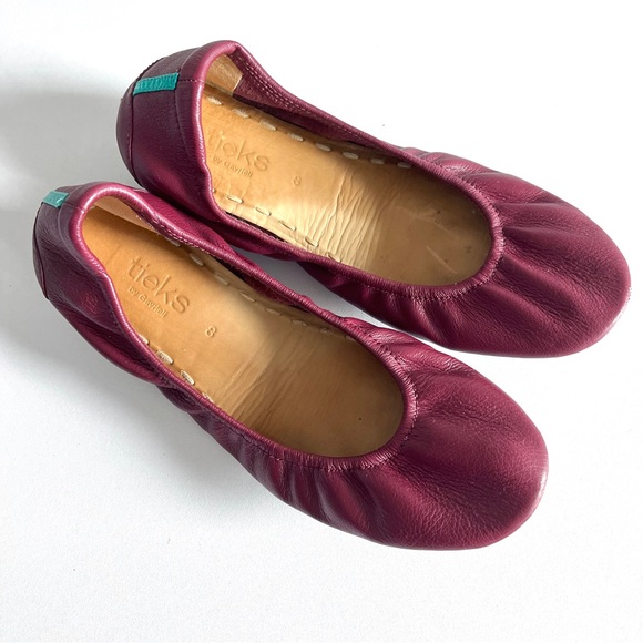 Tieks Shoes - Tieks burgundy leather shoes 8 ballet foldable travel scrunch round toe slip on